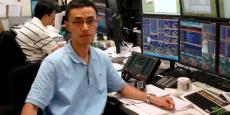 今天小编为大家分享是一位处于交易市场顶端的中国交易员——江平，他可谓当今华尔街最出色的华人投资者。