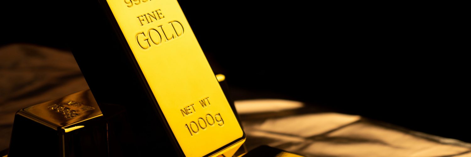 20220530 close-up-gold-bars-black-bacground-financial-concept-1500x500.jpg