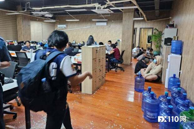菲律宾警方捣毁一网诈窝点，解救2700名被骗的“网诈工人”