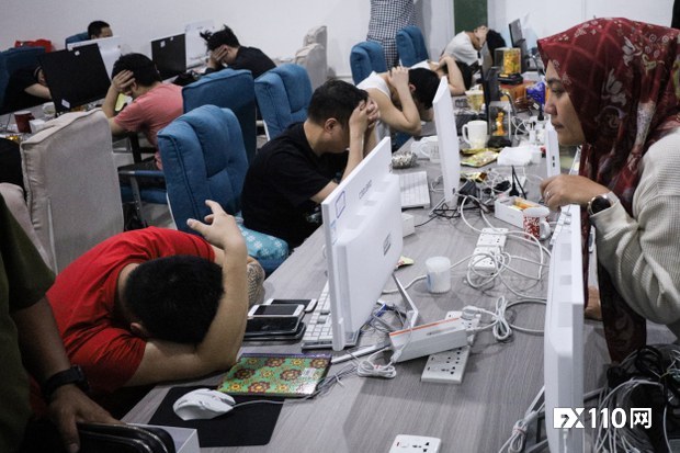 这个印尼诈骗集团专骗中国人，153名华籍网诈嫌疑人被捕后押解回国