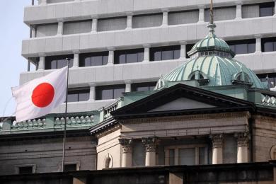 日本上周五可能斥资135亿美元干预汇市 日本上周五可能斥资135亿美元干预汇市