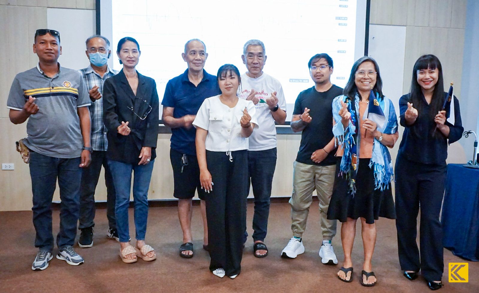 68413bceeb970d490bdace00_Thai May Seminar Collection_Image Support_3-p-1600.jpg