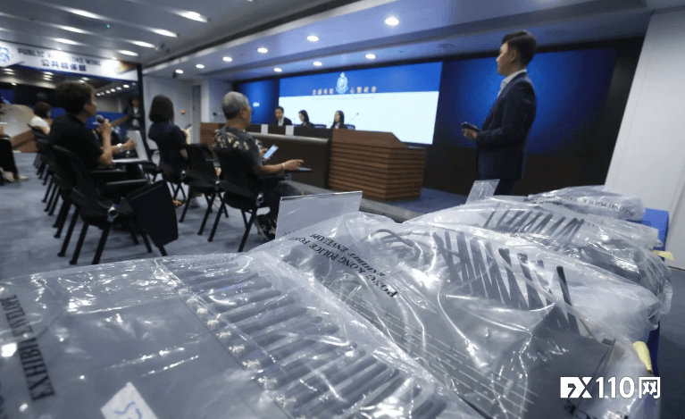 香港新加坡警方联手捣毁一跨境诈骗集团 缴获大批设备拘捕8人