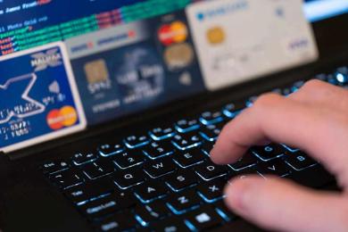 印度警方摧毁一特大诈骗集团，假借外汇黄金交易涉案超20亿卢比