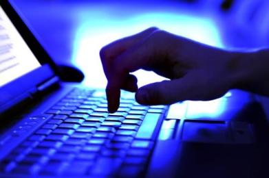 别信“军官带你投资”！女子20万现金差点被上门取走