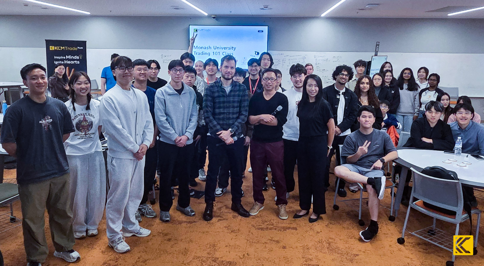 69d883318aa1920bdd800665_Oweek & Trading 101 Class_Image Support_4.jpg